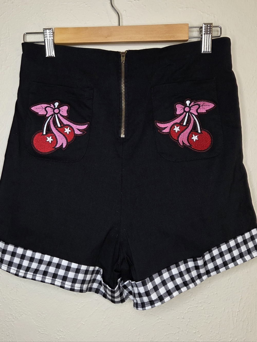 Too Fast Banjo & Cake Cherry Shorts Black Gingham Trim Rockabilly Y2K Pin Up